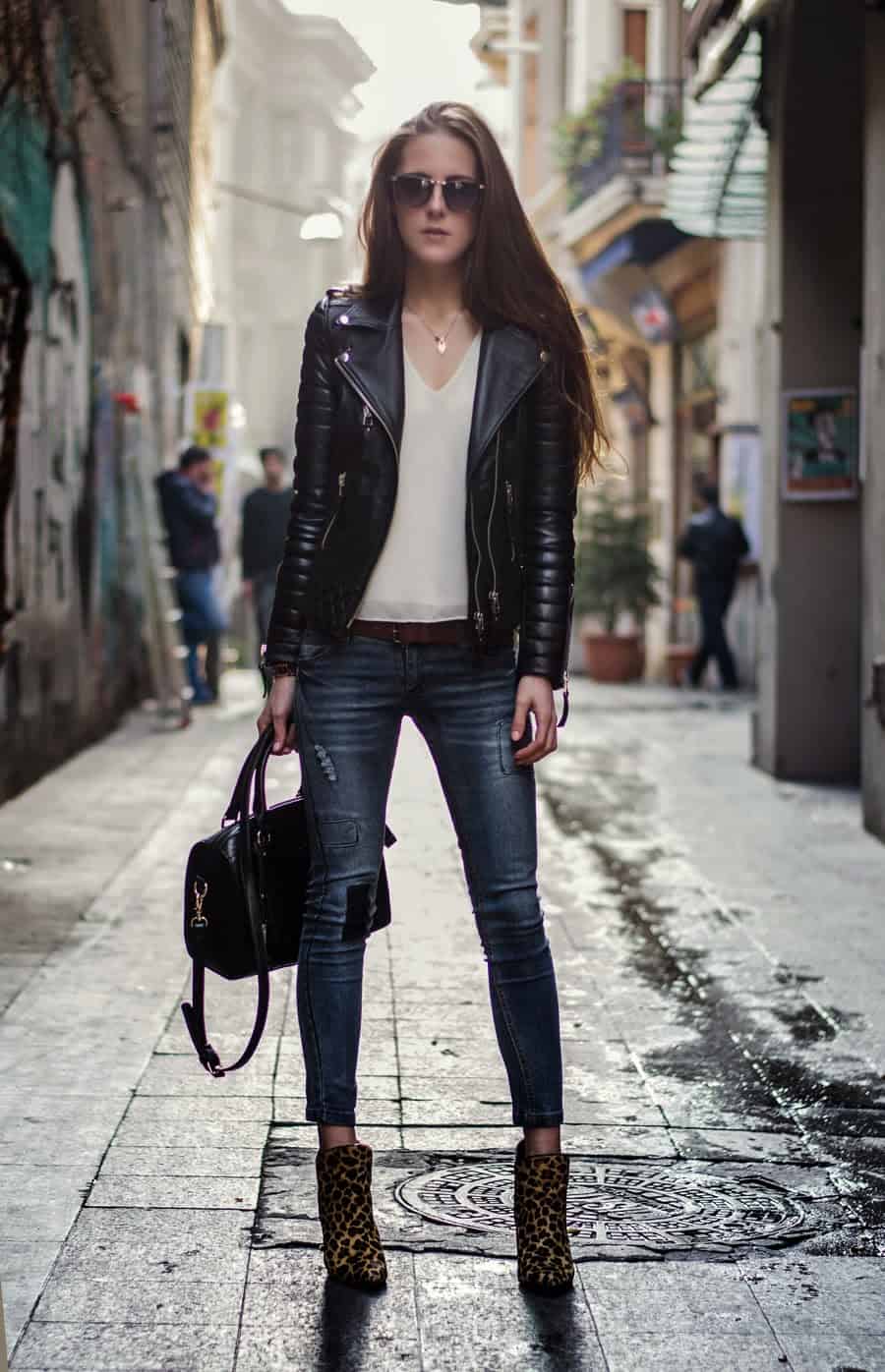 Women's fashionable leather jackets are outlet great with jeans51